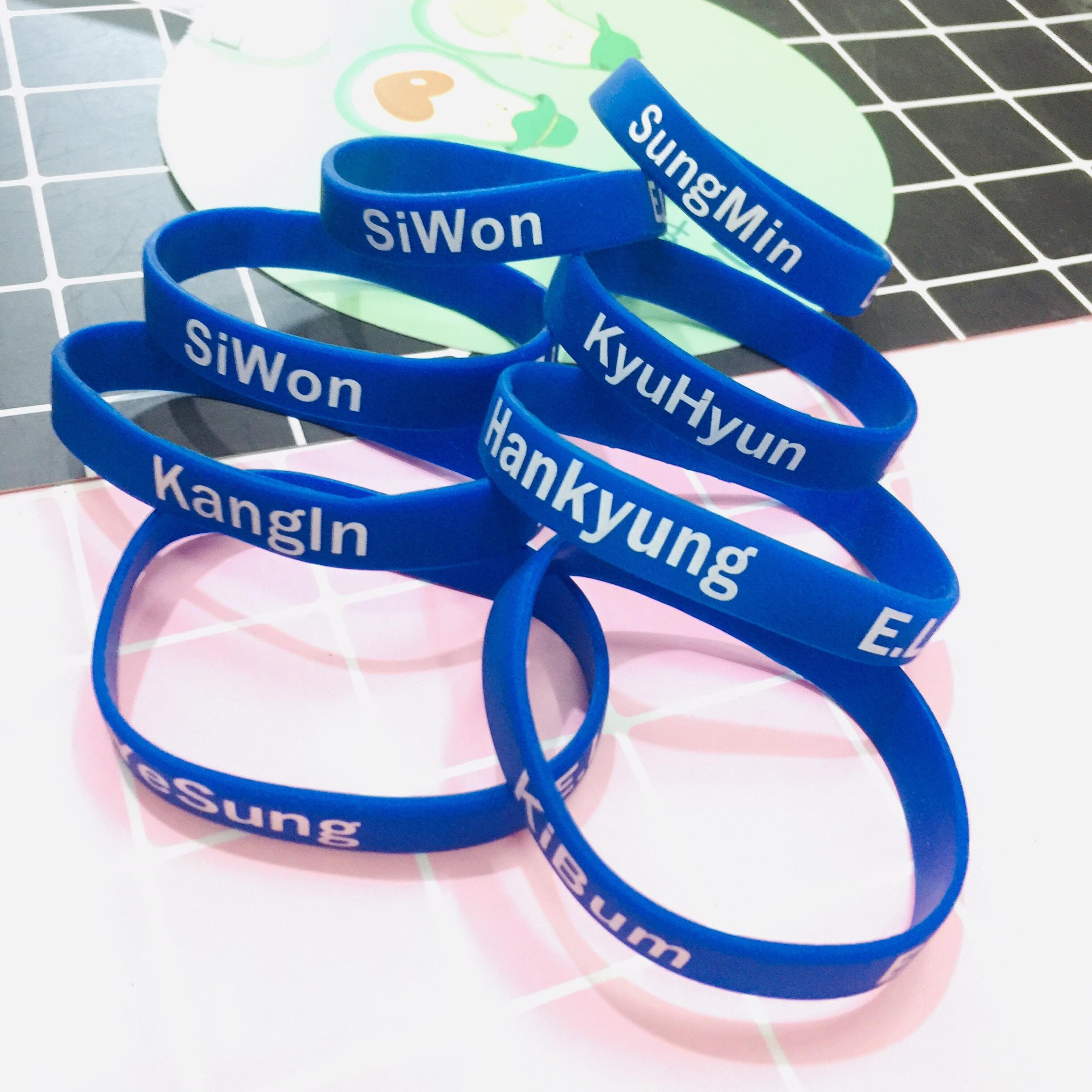 VÒNG TAY. LẮC TAY CAO SU SUPERJUNIOR KPOP COMBO 5 THÀNH VIÊN KHÁC NHAU