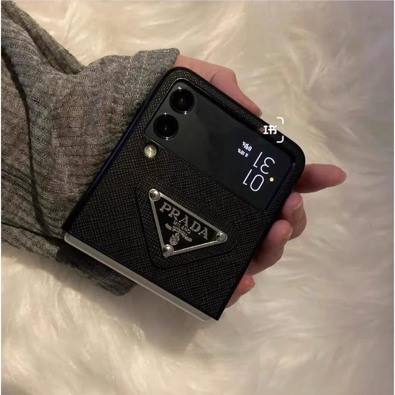 Ốp Lưng Da P.r.a.d.a Cao Cấp Cho Dòng Samsung Galaxy Z Flip 3 Kèm Dây Đeo Dài