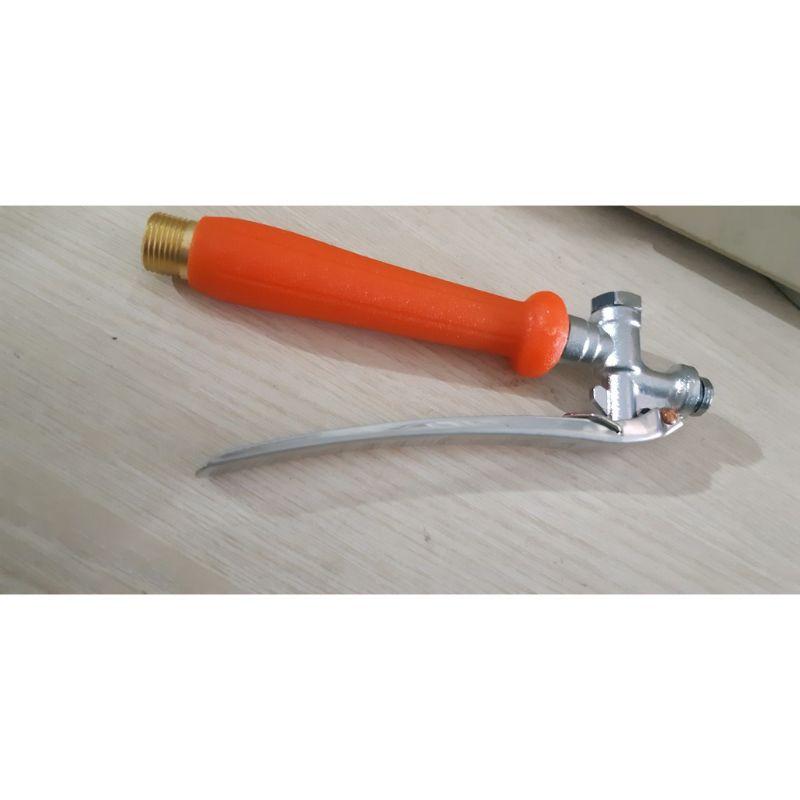 Tay cầm khoá bóp in ốc xịt cây cảnh