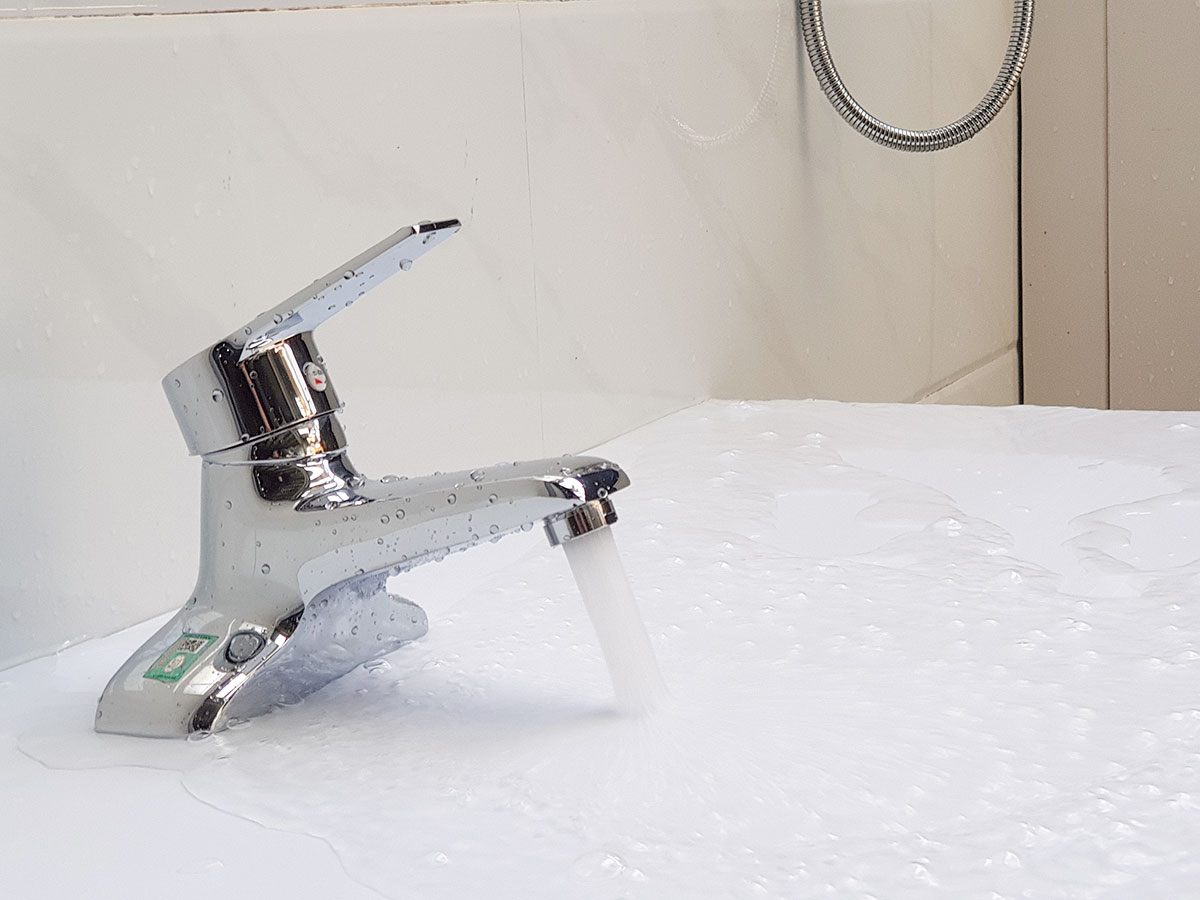 Vòi Lavabo nóng lạnh 2 chân Đồng mạ Chrome Eurolife EL-AZA03-1