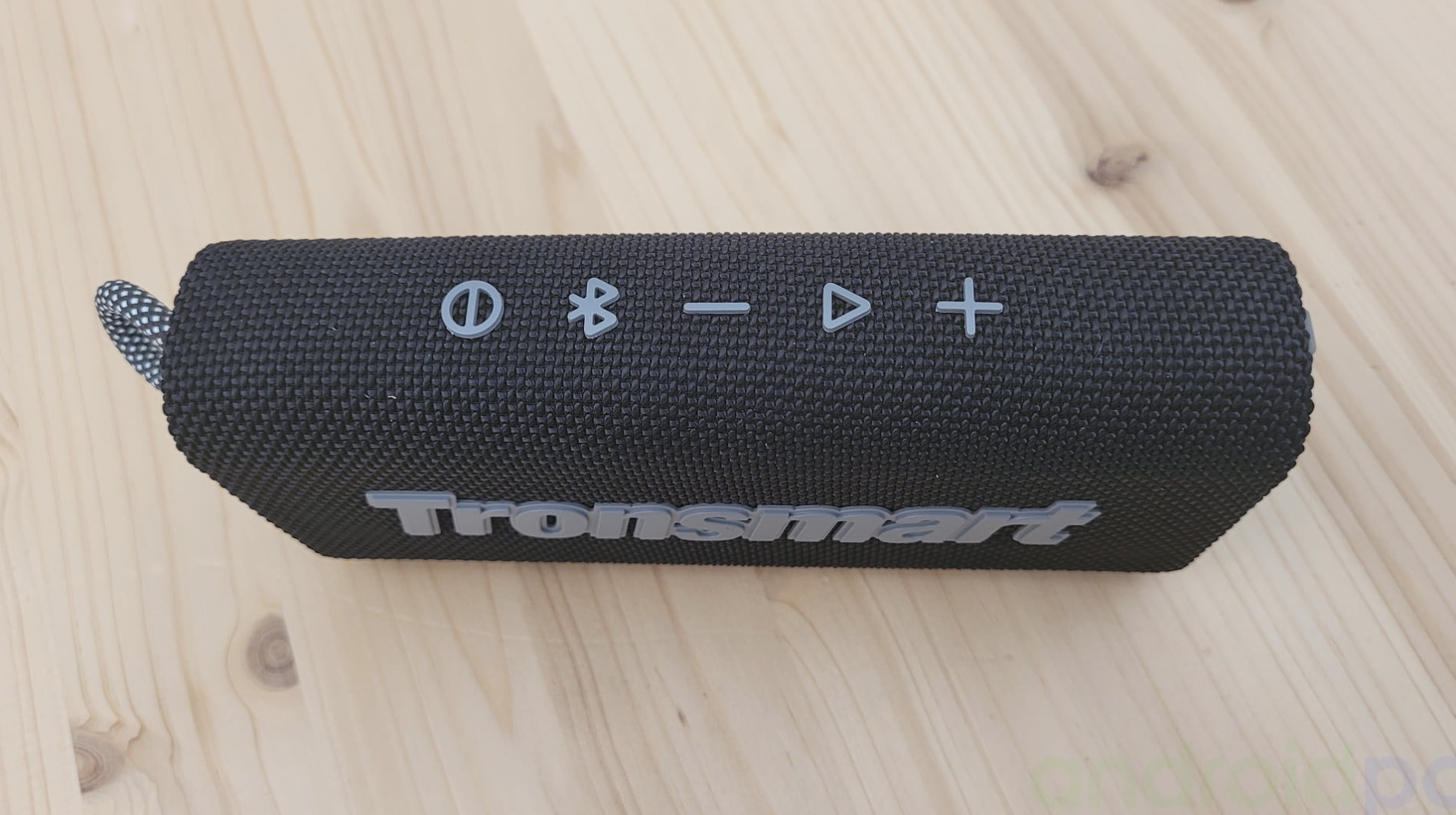 Loa Bluetooth Không Dây Tronsmart Trip Chống nước IPX7 Thời lượng pin 20 giờ, tích hợp Micro - Hàng chính hãng