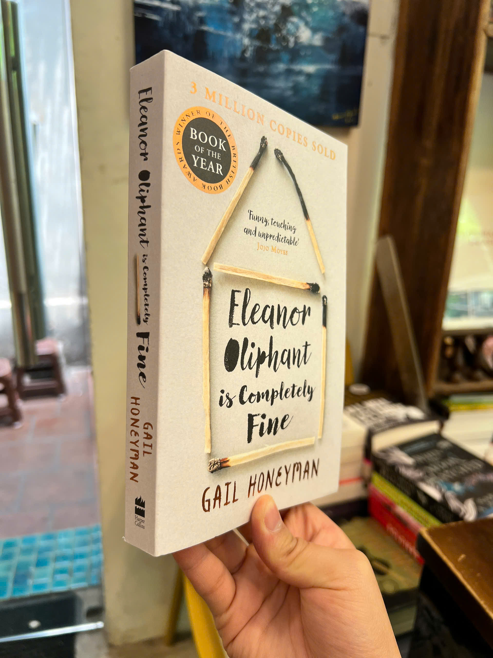 Sách - Eleanor Oliphant Is Completely Fine by Gail Honeyman | Literary Fiction / Romance / Ngoại văn