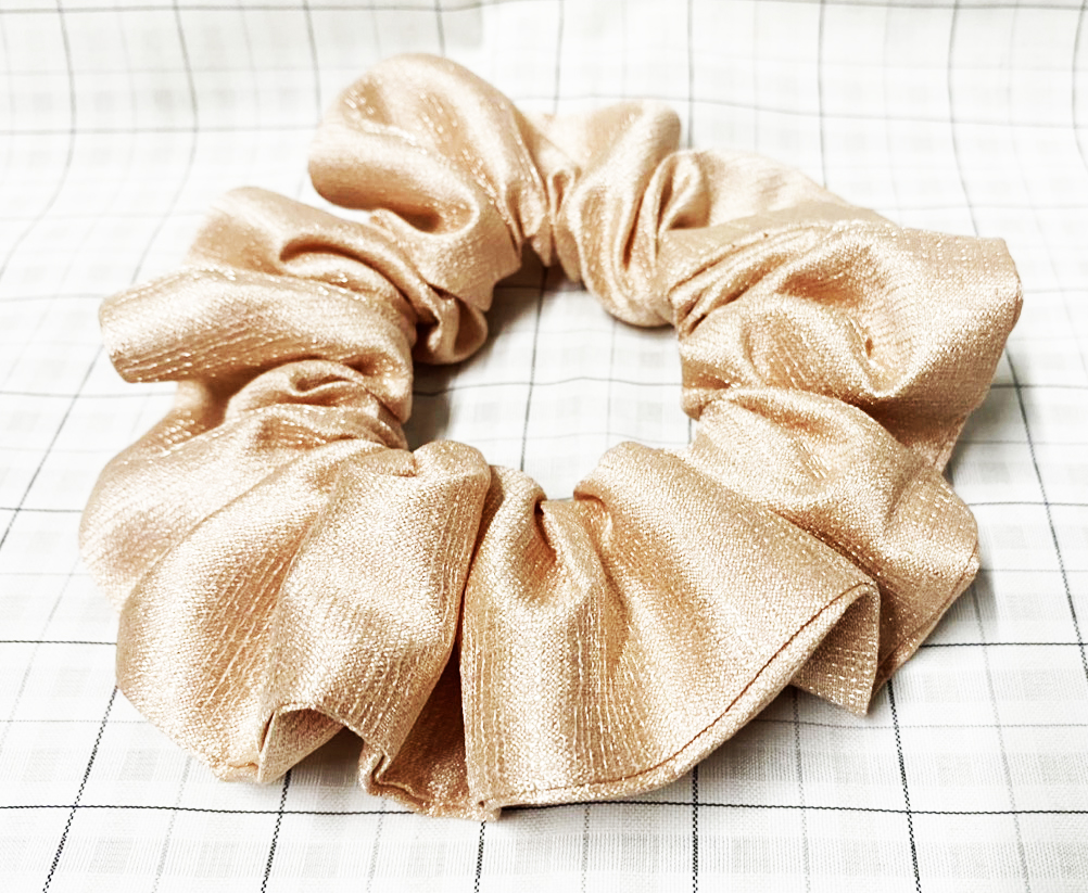Dây cột tóc scrunchies vải dày màu nâu vàng ánh kim, đeo cột tóc đều đẹp - loại big size