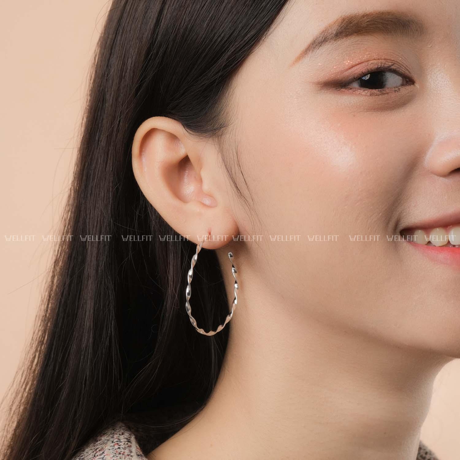 Hoa tai chữ c xoắn phong cách đơn giản hiện đại hàn quốc-HTB0048