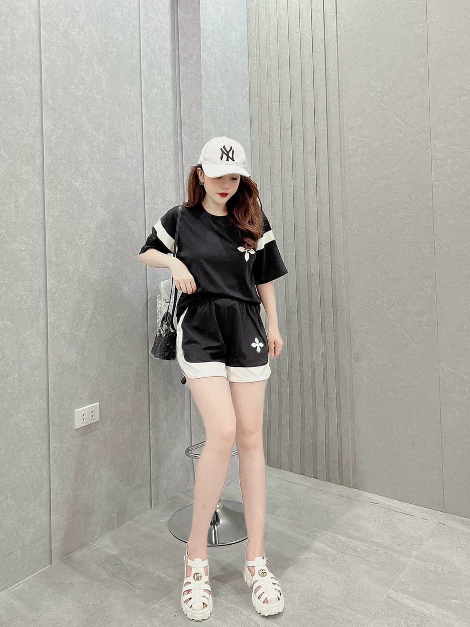 Set Bộ Đùi Form Rộng Thun Cotton Logo Thêu Phối Màu Đen Trắng (có 4 Size từ 45kg đến 70kg)