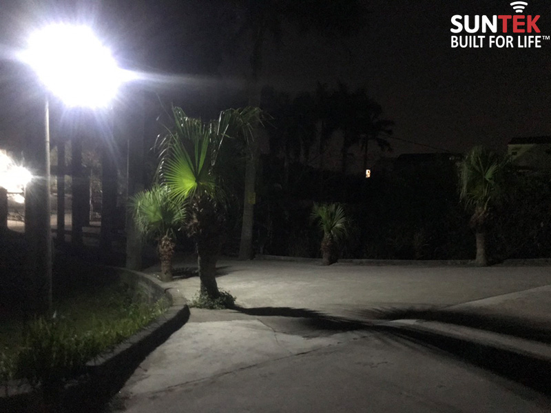 Đèn Đường LED Năng Lượng Mặt Trời SUNTEK S60 60W - Hàng chính hãng