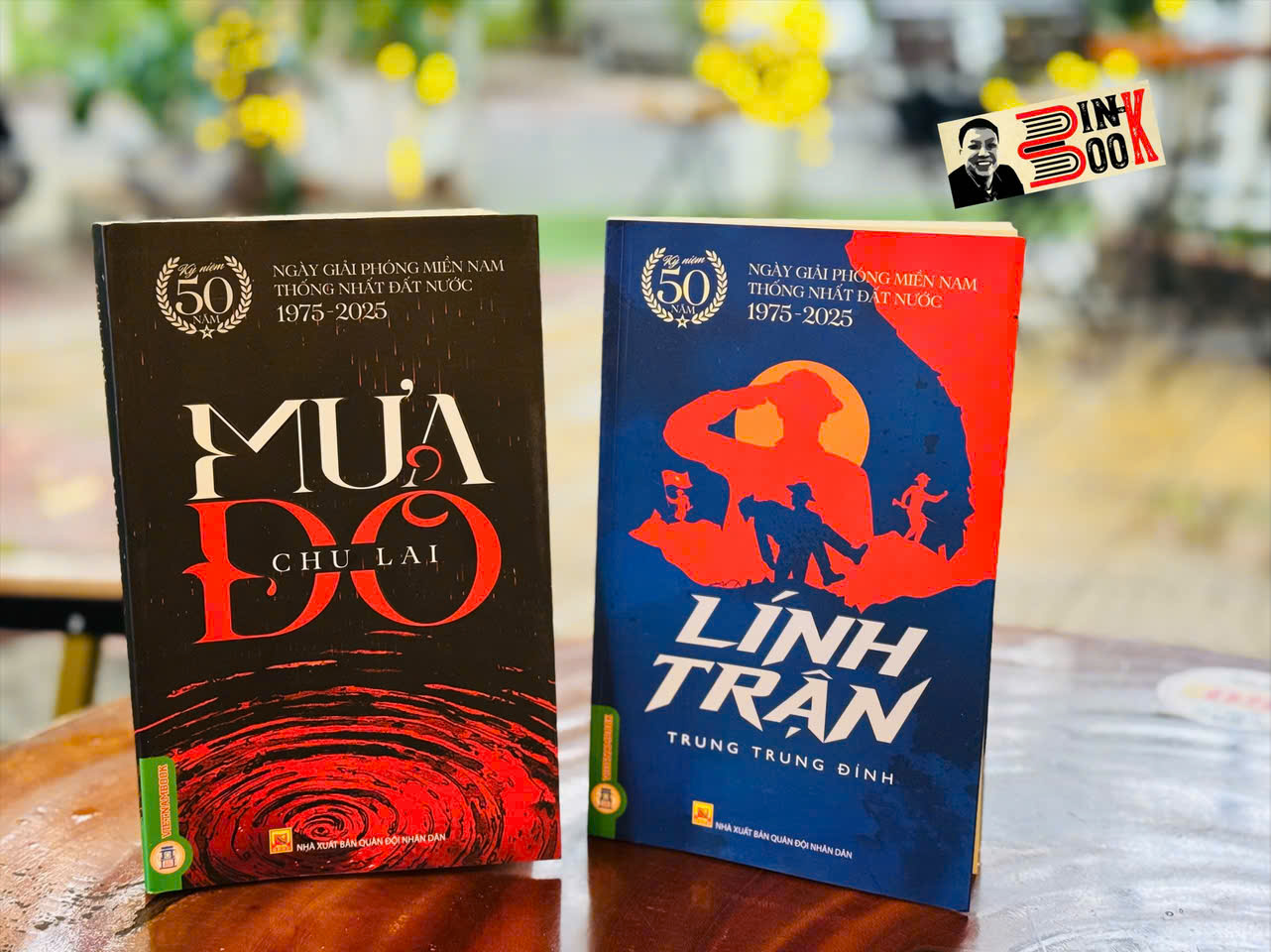 (Combo 2 cuốn) LÍNH TRẬN - MƯA ĐỎ - Vietnambook