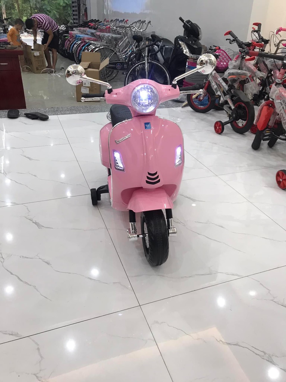 Xe máy điện trẻ em cao cấp Q618 cho bé 2-8 tuổi