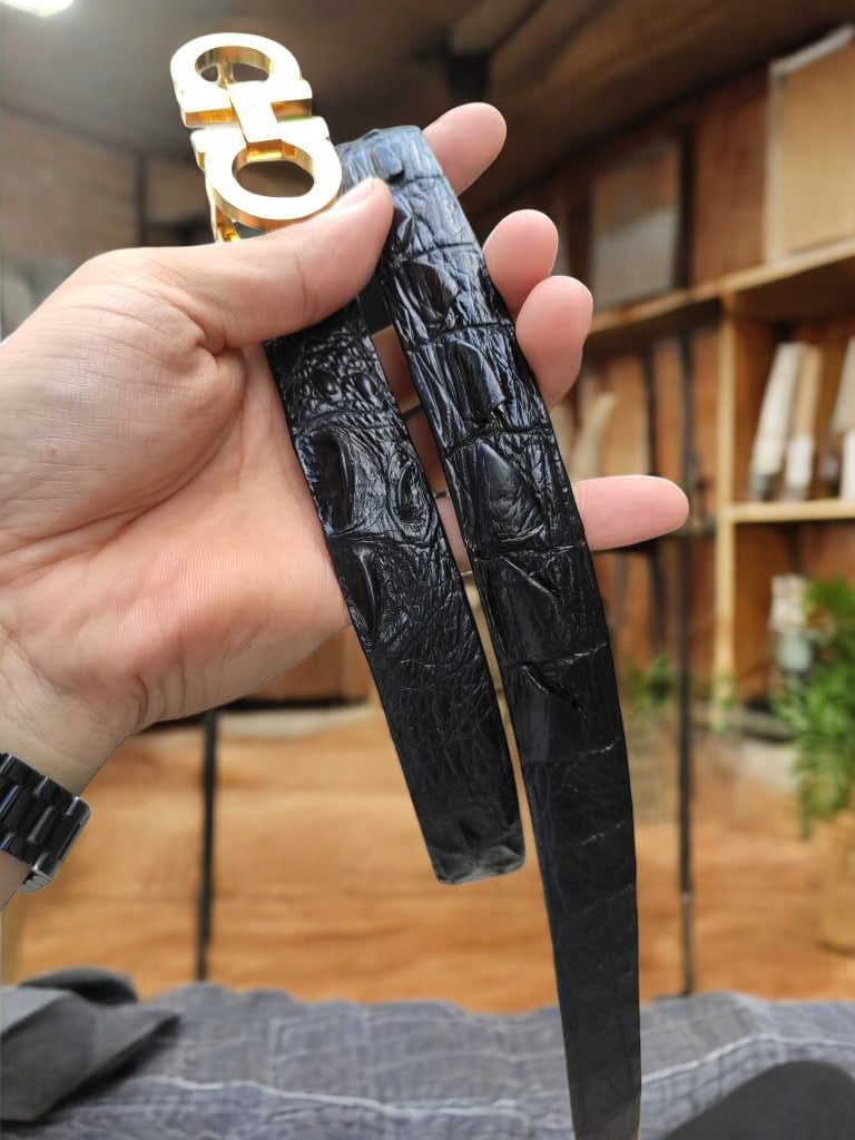 Dây lưng nữ . Gù gai cá sấu sang trọng!