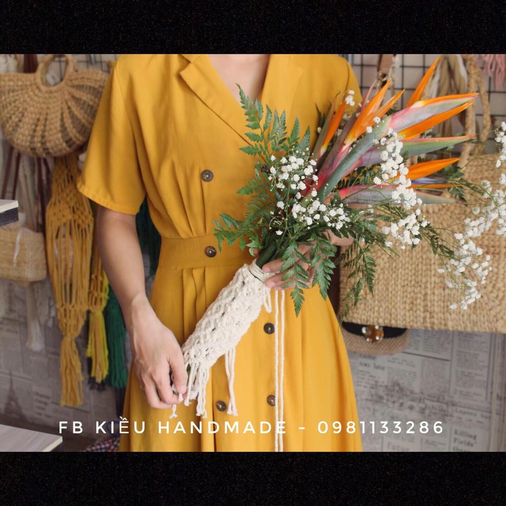 Bọc hoa cầm tay cô dâu macrame - ảnh thật