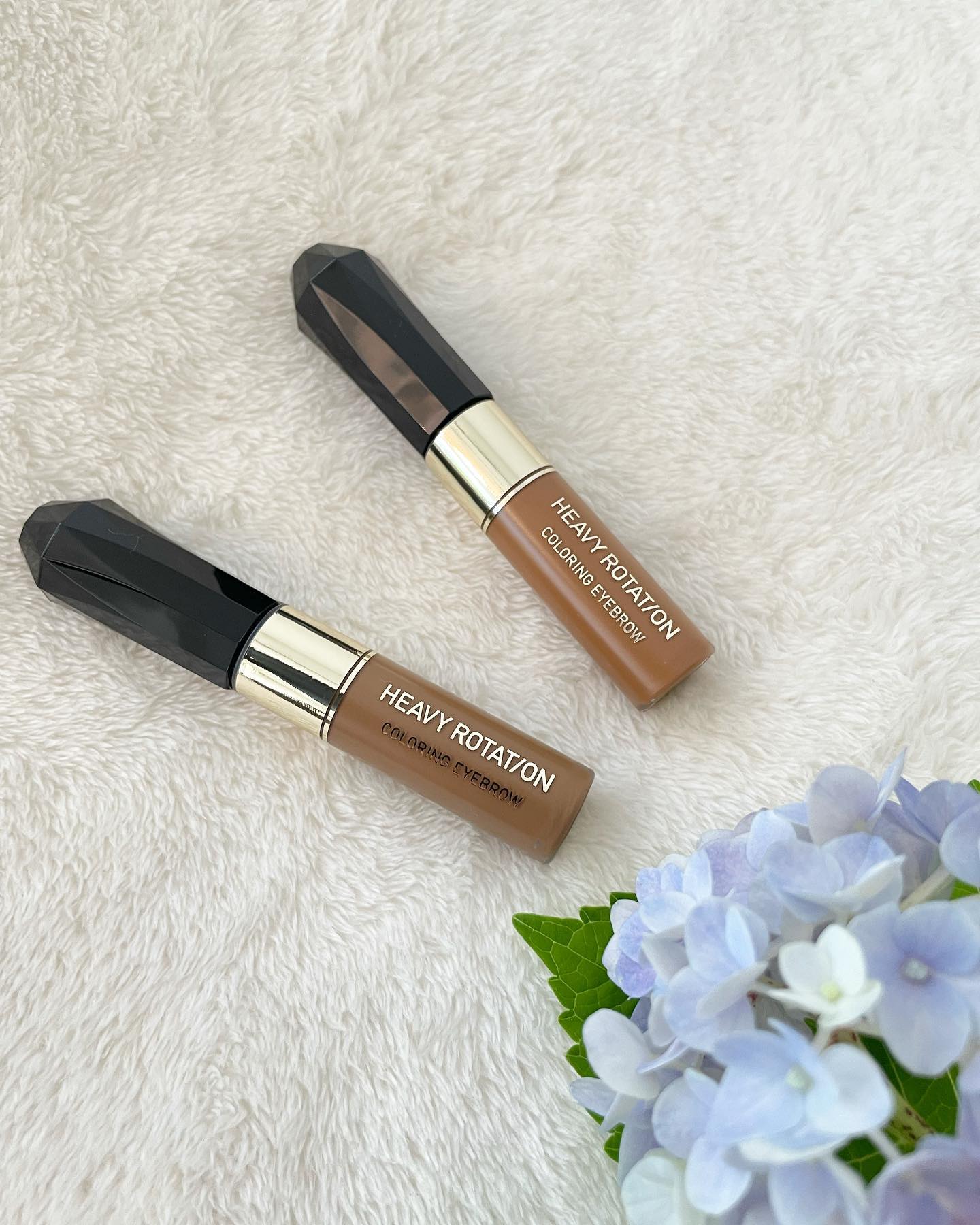 Mascara Đổi Màu Lông Mày Chống Lem Trôi Kissme Heavy Rotation Coloring Eyebrow (Màu Xám Khói)