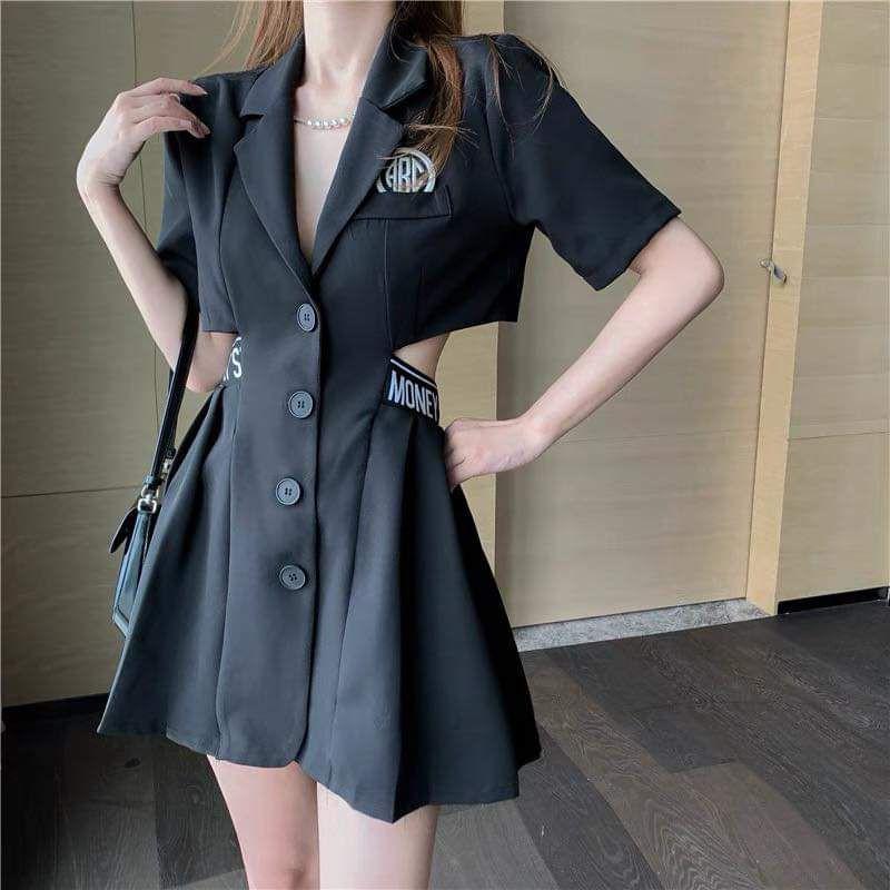 Đầm dạo phố phong cách thêu logo cá tính Maru Dress