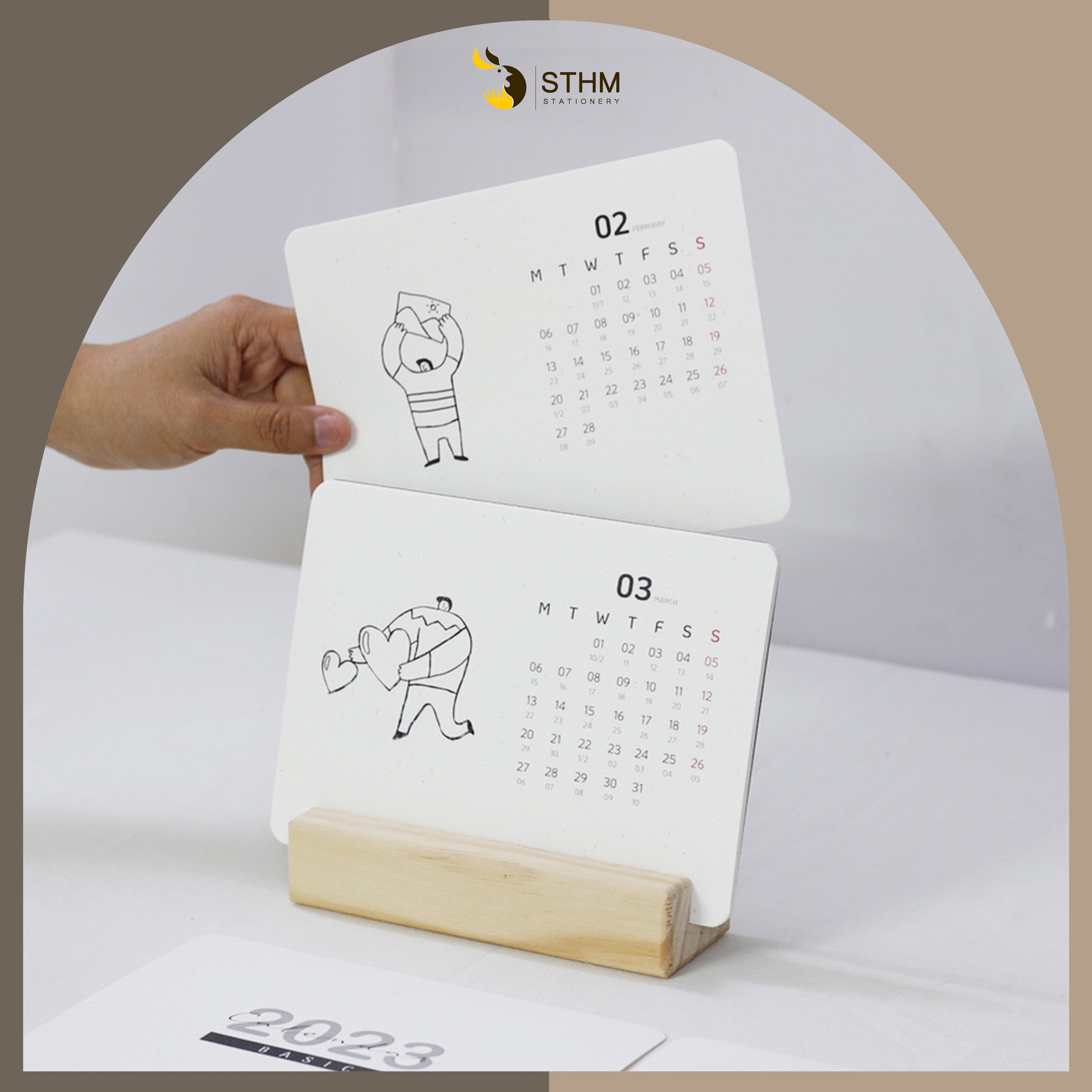 [STHM stationery ] - Lịch bàn đế gỗ 2023 - Basic - Tặng 12 sticker - Giấy mỹ thuật 220gsm - Có lịch âm dương