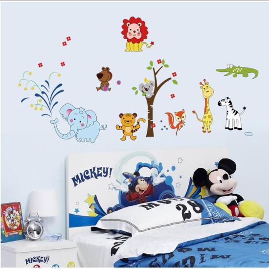 Decal trang trí Voi xanh và các bạn cùng vui chơi