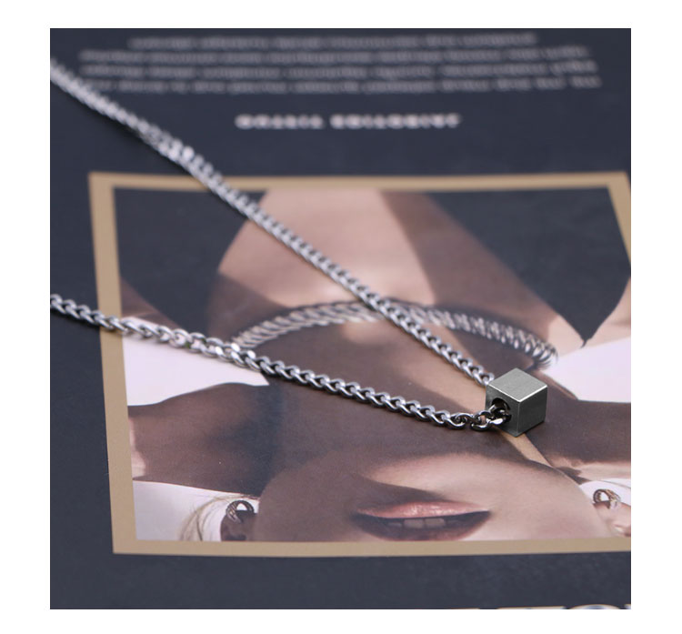 Dây chuyền nam nữ Deoji. Mặt Titan nguyên khối , Phong cách đơn giản sang trọng