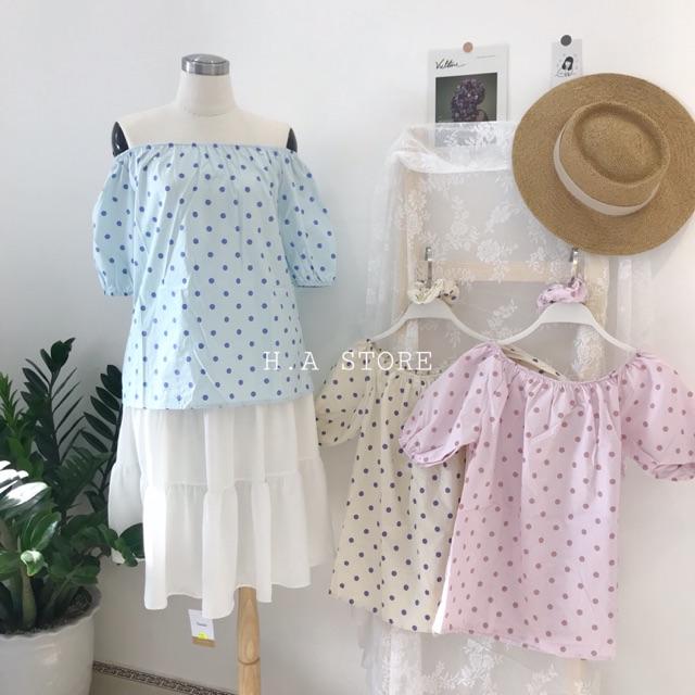 Áo trễ vai chấm bi kèm scrunchie