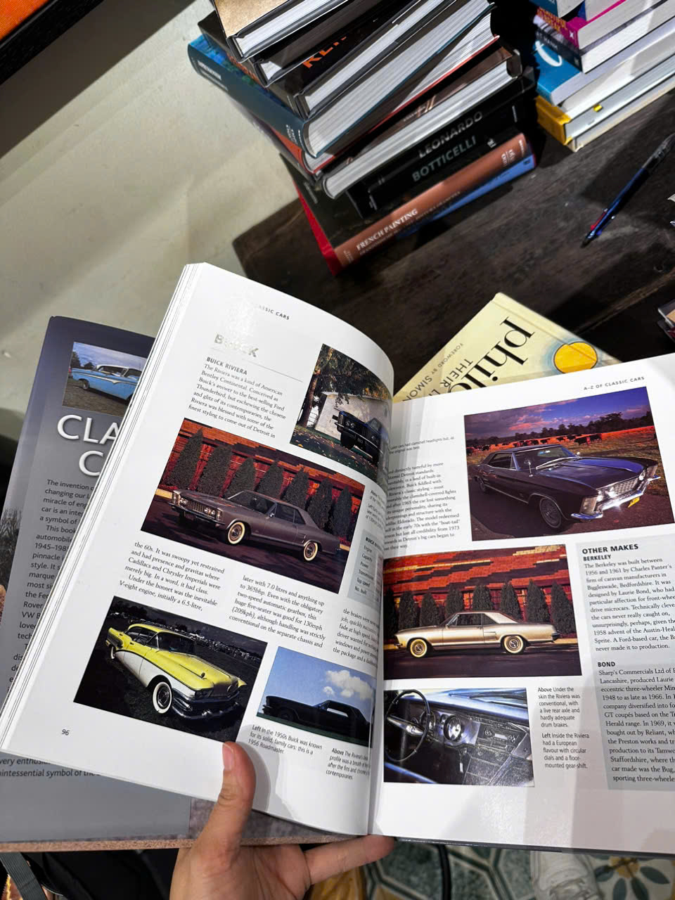 Sách - Classic Cars by Martin Buckley - Sách nghệ thuật, tiếng anh
