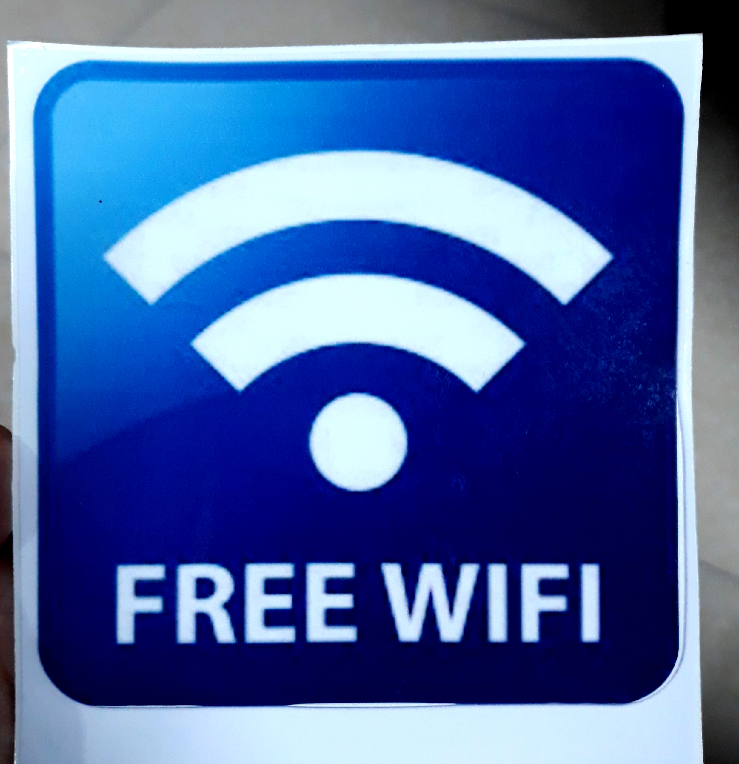 Sticker Free Wifi kích thước 8 đến 12 cm