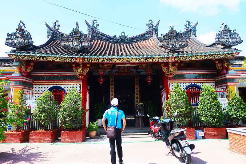 Tour Chùa Lá Sen Đồng Tháp 1 ngày | Chụp ảnh trên lá sen khổng lồ