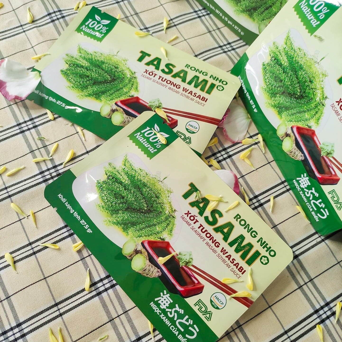 Rong Nho Tách Nước Tasami Kèm Xốt Tương Wasabi - Hộp 137,5g (27,5g x 5 gói)