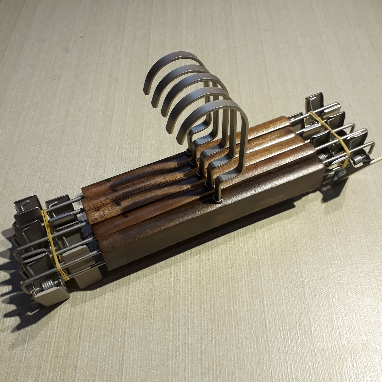 Bộ 30 Móc Kẹp Quần Bằng Gỗ Màu Nâu Cao Cấp