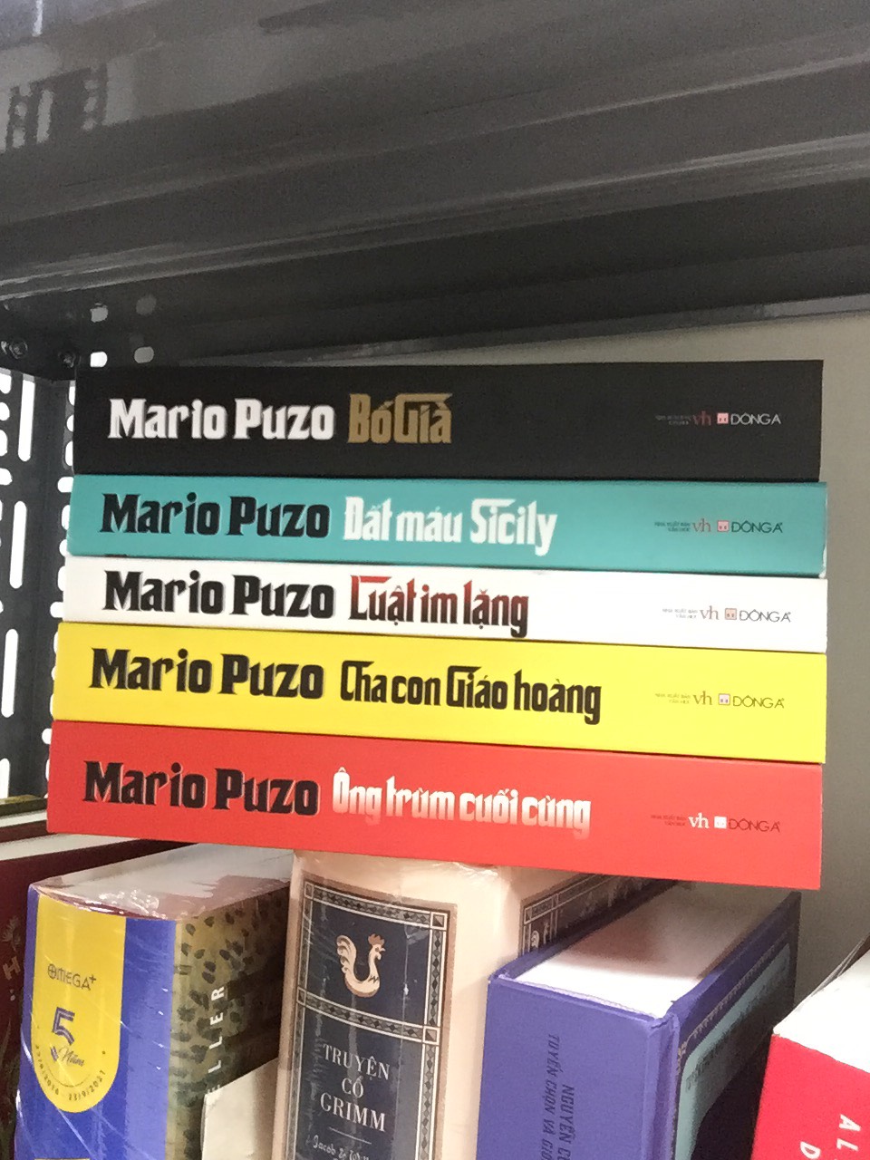 Combo 5 tác phẩm của Mario Puzo (Bố già, Đất máu Sicily, Luật Im lặng, Cha con giáo hoàng, Ông trùm cuối cùng)