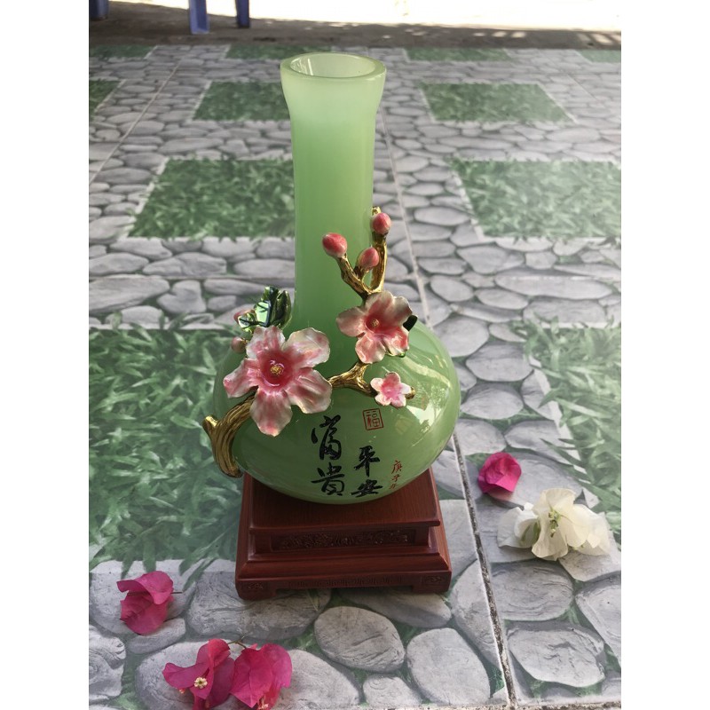 Chiếc Bình Phong Thủy Phú Quý Xanh Ngọc Rất Đẹp Trạm Nhánh Bông Hoa Đào Đầy Hoa Size Cao 28cm đk 13cm đế gỗ 12cm Hợp Anh Chị mệnh Mộc mệnh Hỏa trưng Bình trong nhà ý nghĩa Bình An Giàu Sang Phú Quý Tài Lộc ạ