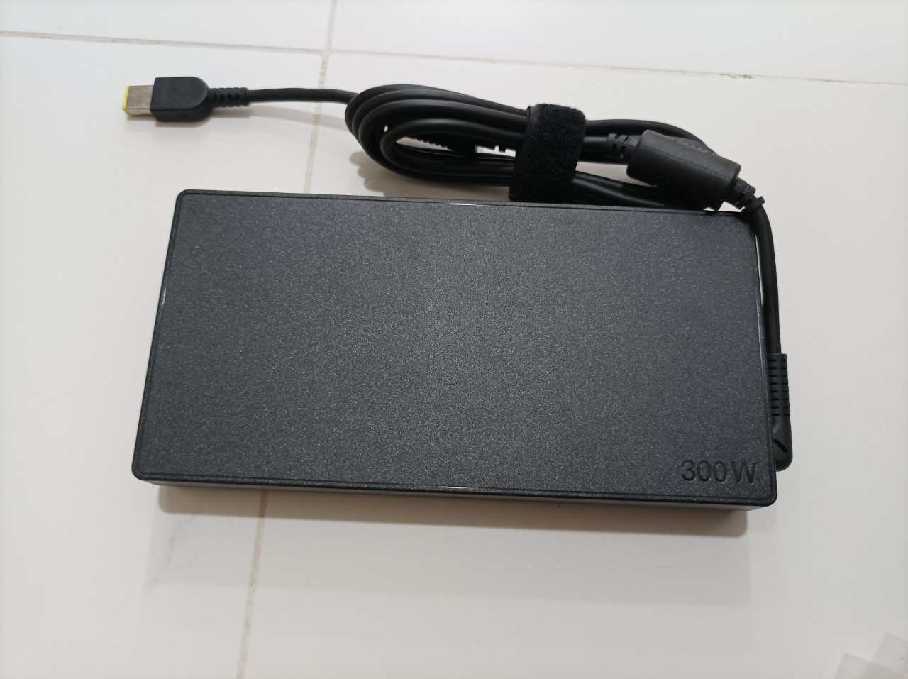 Sạc dành cho Laptop( Adapter For) Lenovo ThinkPad 9000K Y9000K Y9000X1 Charger 300W 20V 15A USB