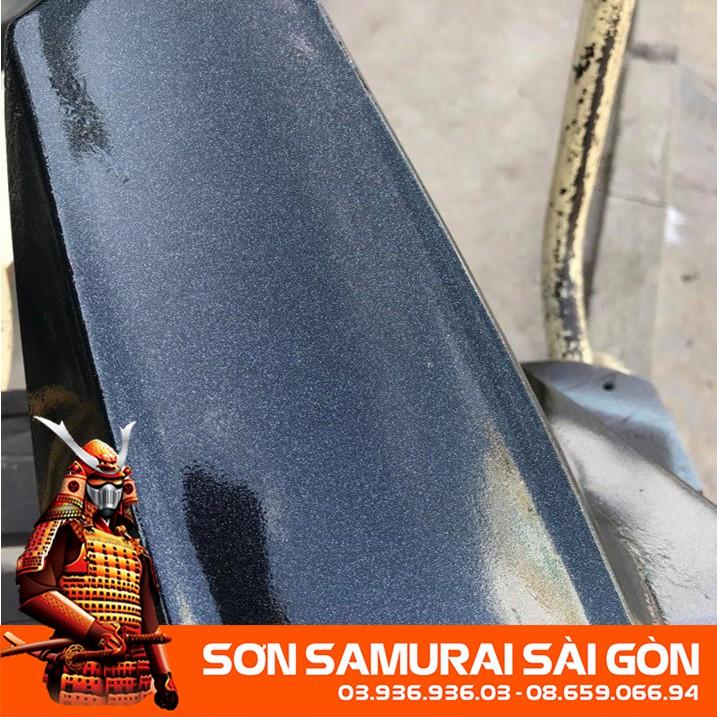 Sơn SAMURAI KUROBUSHI Y81* màu kim loại chính hãng dành cho xe máy