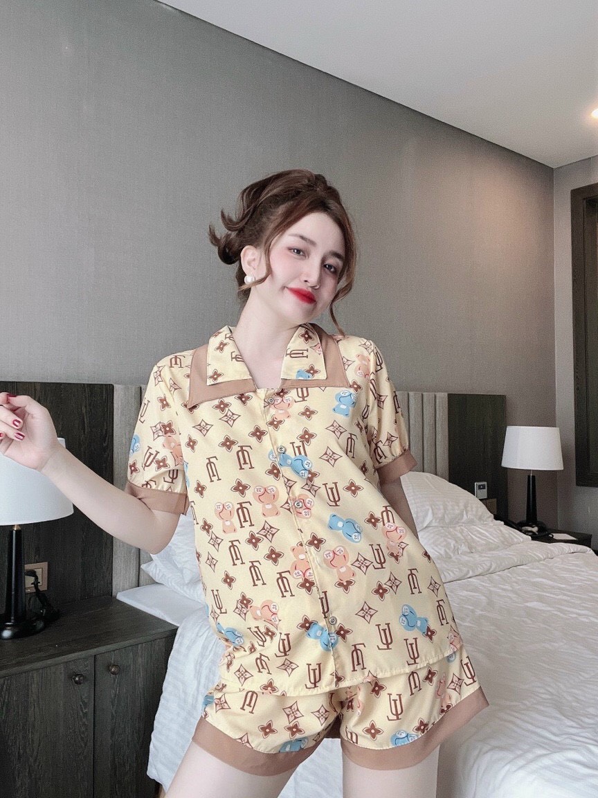 Bộ pijama nữ cộc tay quần đùi chất liệu lụa 100D xịn xò, bộ đồ ngủ nữ pyjama họa tiết loang đỏ sang trọng CC10