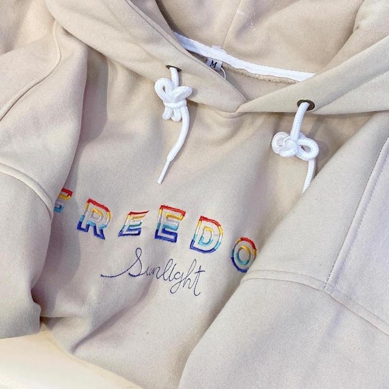 Áo Hoodie Nỉ Lót Bông form rộng chữ thêu FREEDOM màu kem unisex