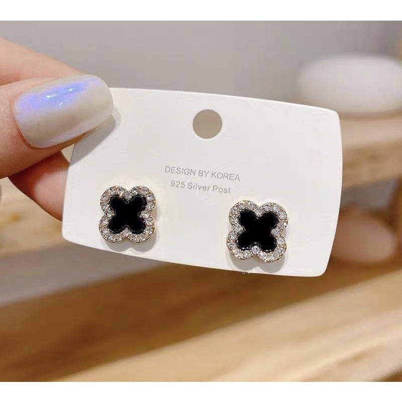 Bông tai khuyên tai nữ cỏ 4 lá đen viền ngọc sáng đẹp Ring House