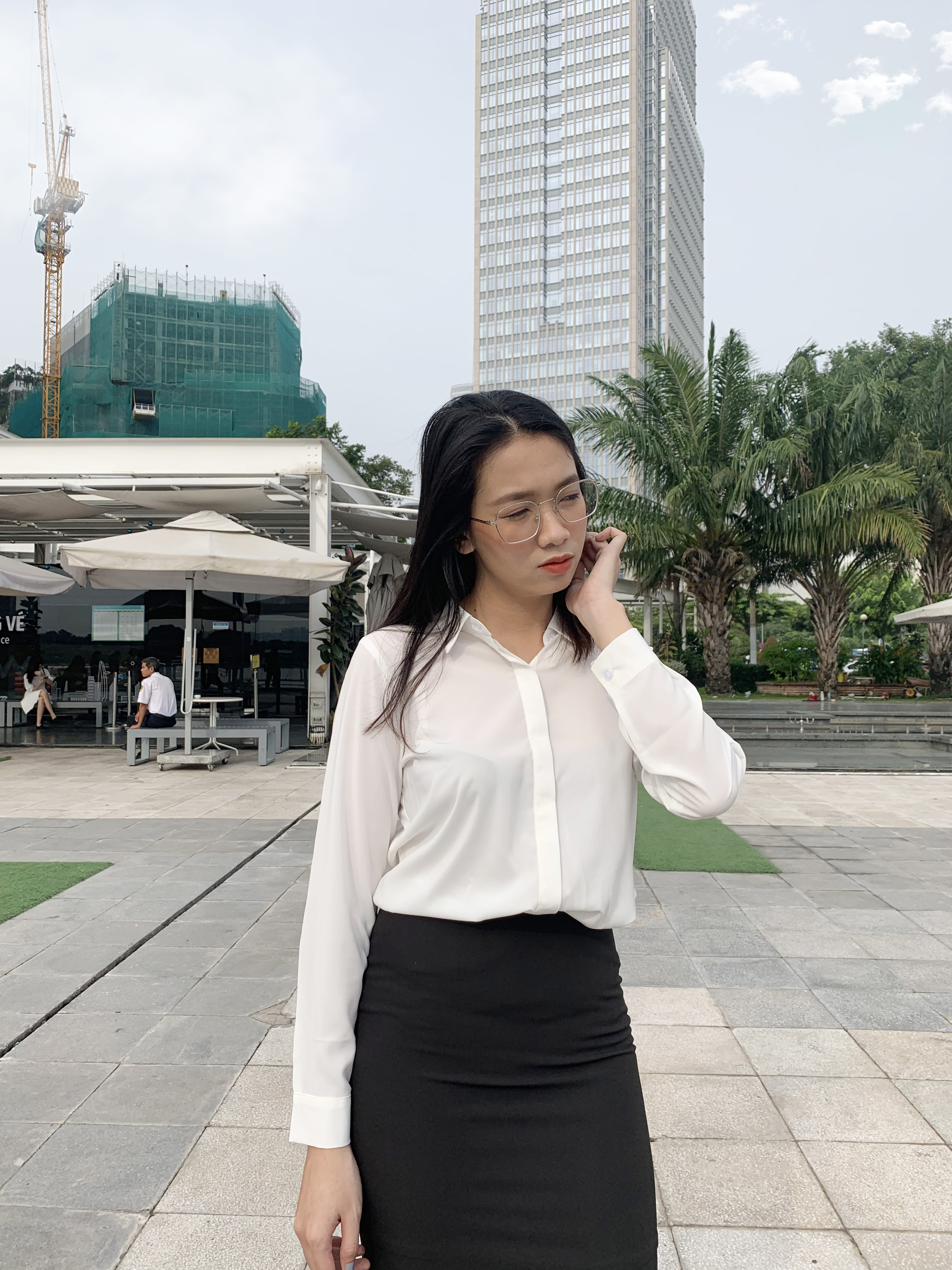 Chân Váy Bút Chì Thiết Kế Thời Trang Công Sở xẻ Sau - Đen - BL0022