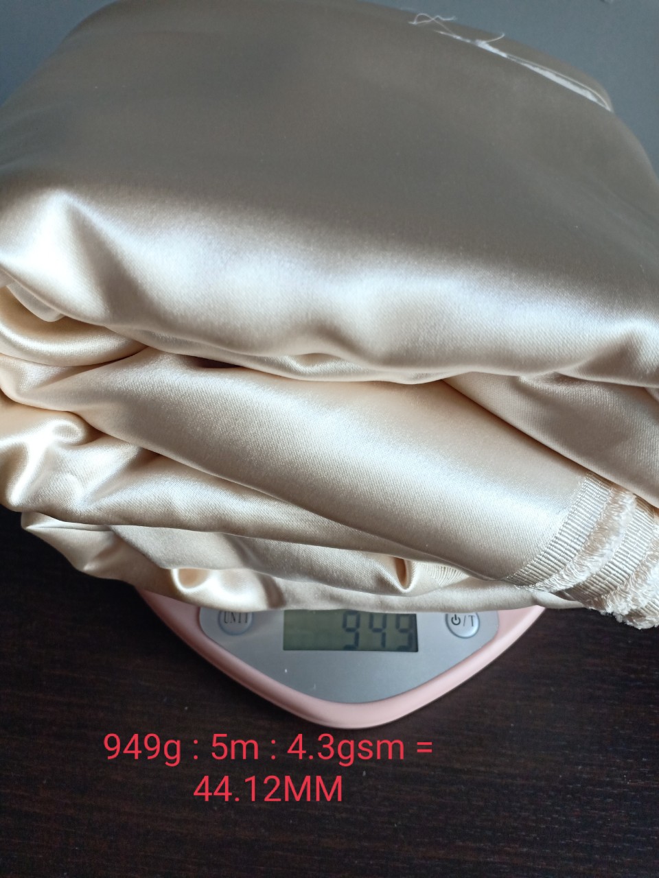 Vải lụa tơ tằm 6A 40MM may vest