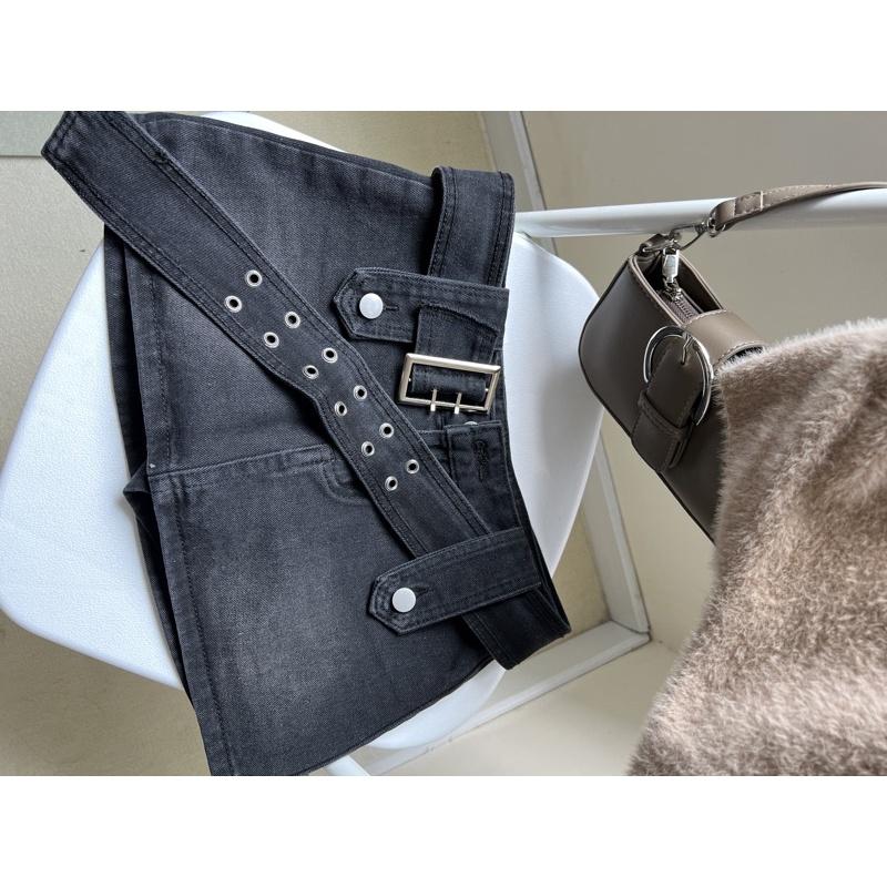 Áo len be tay ngắn - Váy jean đen xám kèm belt