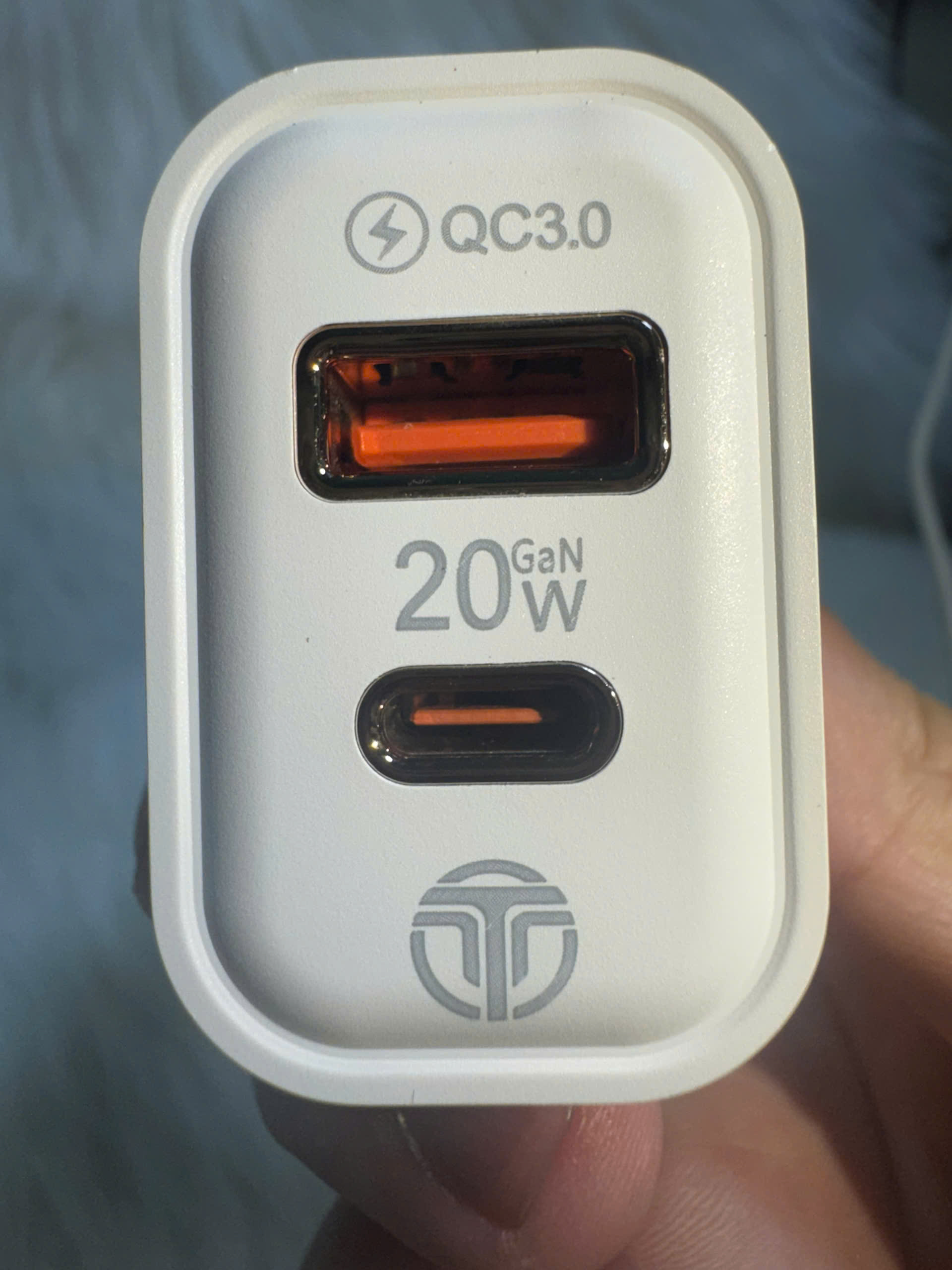 Củ Sạc Nhanh 20W GaN gồm cổng Type-C và USB, Hỗ Trợ QC3.0, Sạc Nhanh, nhỏ gọn, tiện mang theo - Hàng nhập khẩu