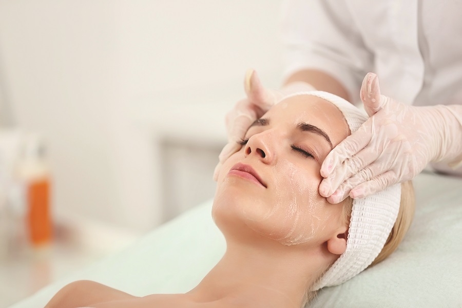 LIỆU TRÌNH CHĂM SÓC DA MẶT MỤN - HIỆU QUẢ SAU LẦN ĐẦU TIÊN