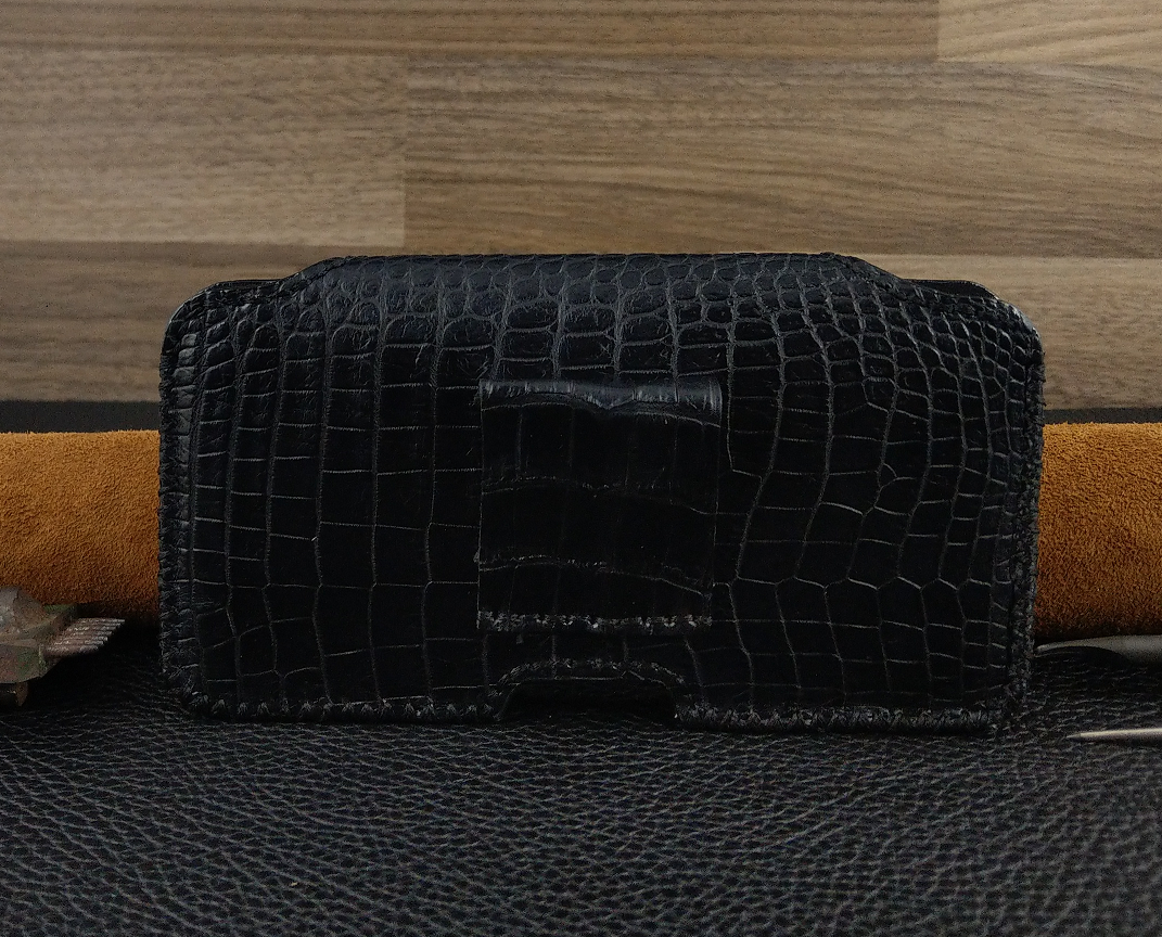 Bao Da Đeo Lưng cho Samsung Galaxy Z Fold2 Z Fold3  Z Fold4  Da Cá Sấu thật may thủ công