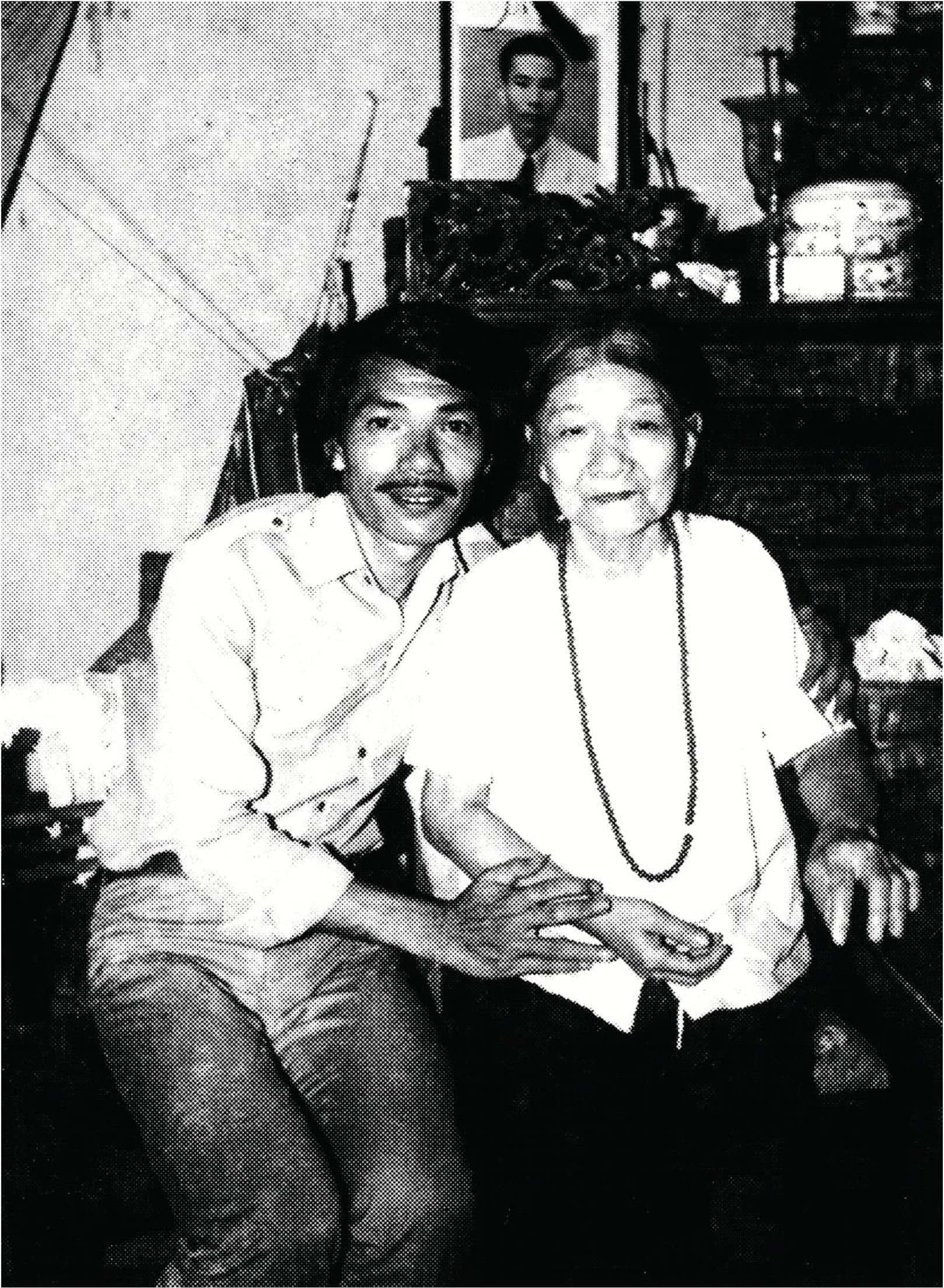 Sách - Boxset Trần Tiến - Người Hát Thơ Mình - Ca Khúc Và Những Câu Chuyện - Bìa Cứng - Kèm Poster 2 Mặt