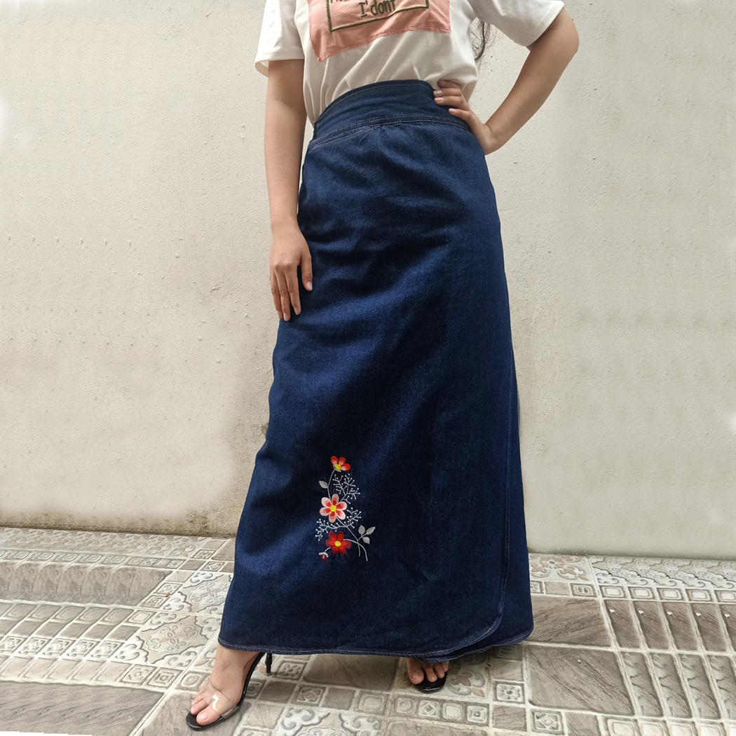 Váy Chống Nắng Xẻ Tà Cao Cấp Vải Jean Cotton Dày Dặn, Mềm Mại Thêu Họa Tiết Hoa Anh Đào Có Nút Bấm Chân
