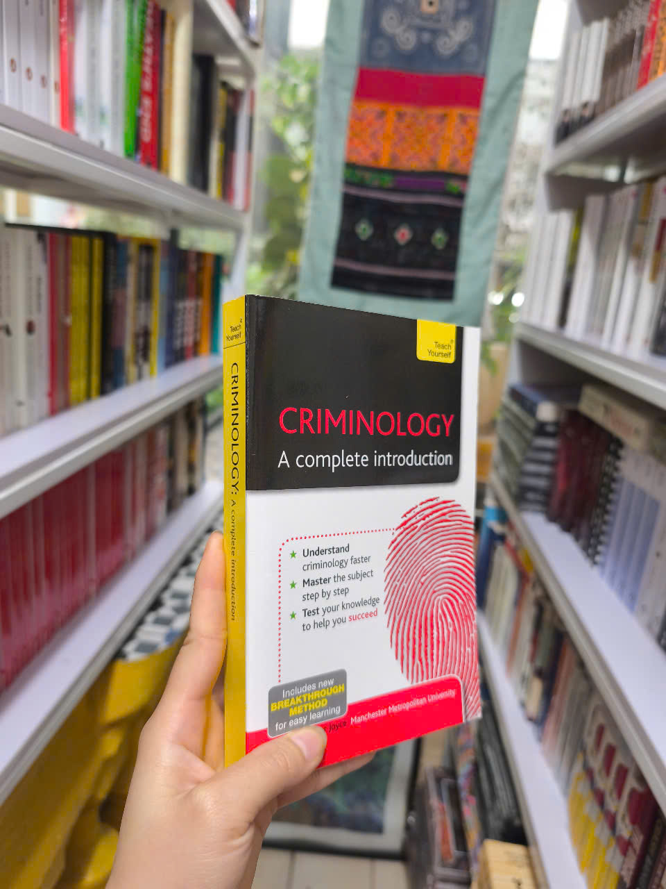 Sách - Criminology: A Complete Introduction by Peter Joyce - Nonfiction / Psychology In English