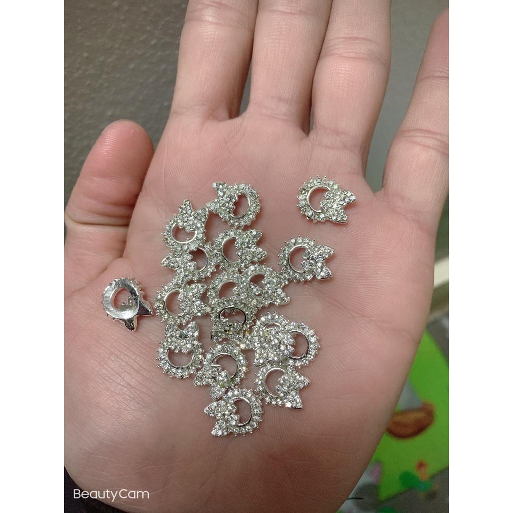 charm nơ bạc trang trí nail