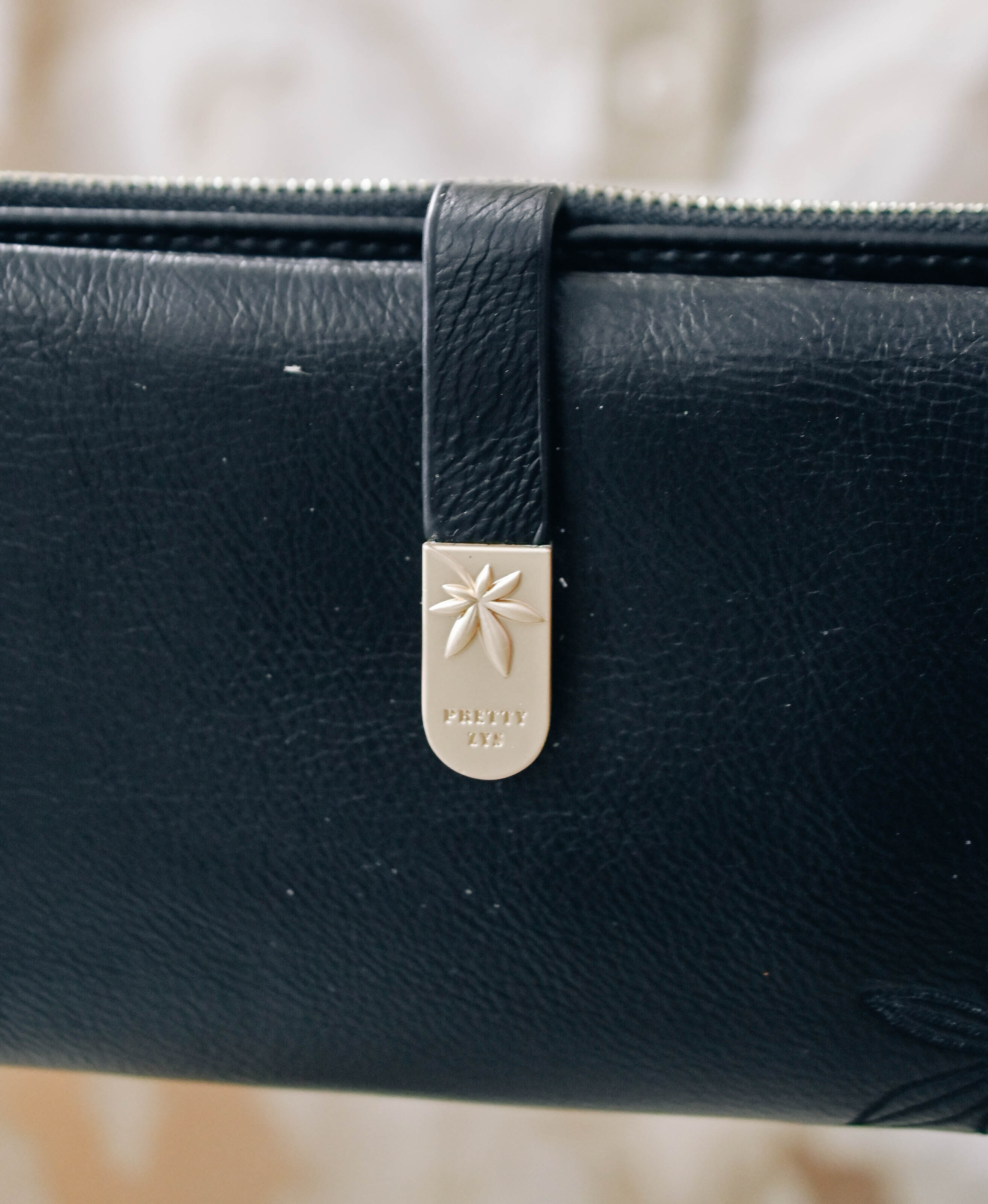 Ví cầm tay nữ thời trang