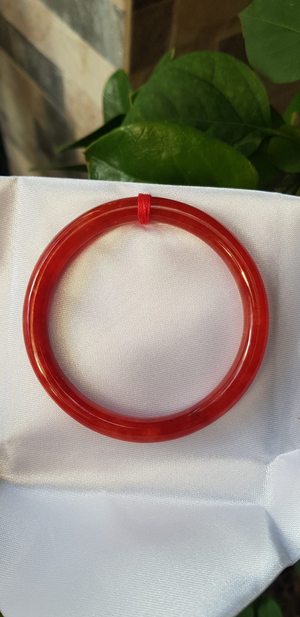 Vòng Cẩm Thạch đỏ đẹp CN 54mm x chột 6,8mm màu đỏ tươi đều bóng đẹp chuẩn hợp nữ mạng hỏa mạng thổ 53kg- 60kg đeo đẹp tay may mắn tốt sức khỏe công việc rực rỡ tài lộc quà tặng ý nghĩa cho Mẹ, mình &amp; người thân ạ