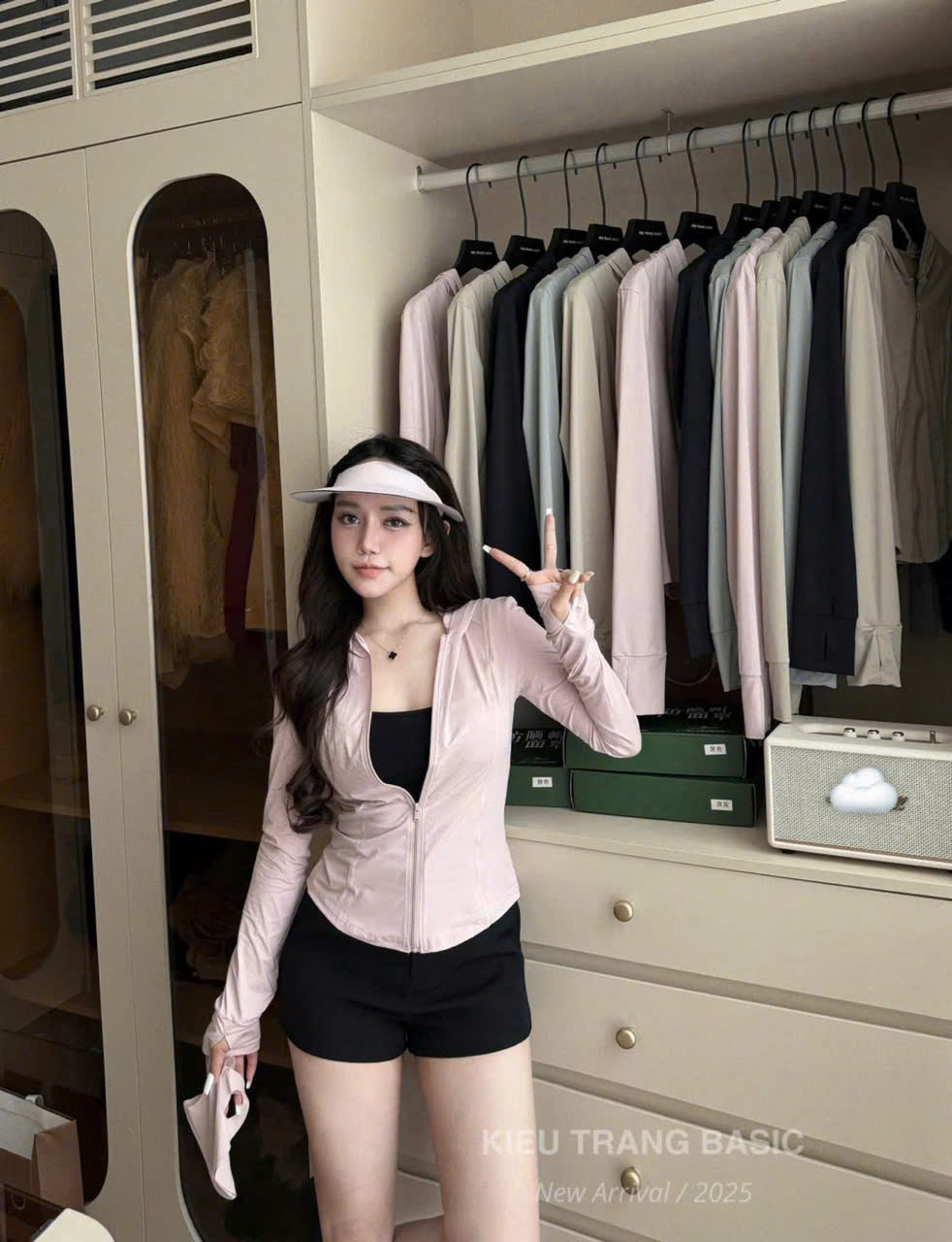 SET HỘP MŨ VÀ KHẨU TRANG DÁN LIỀN DÀNH CHO NỮ