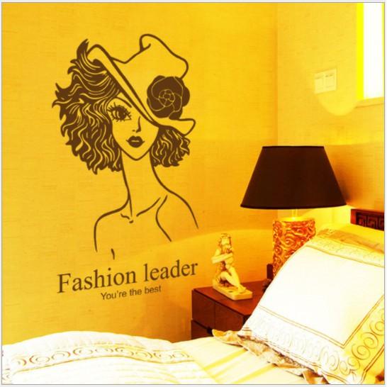 Decal trang trí tường Cô gái quyến rũ