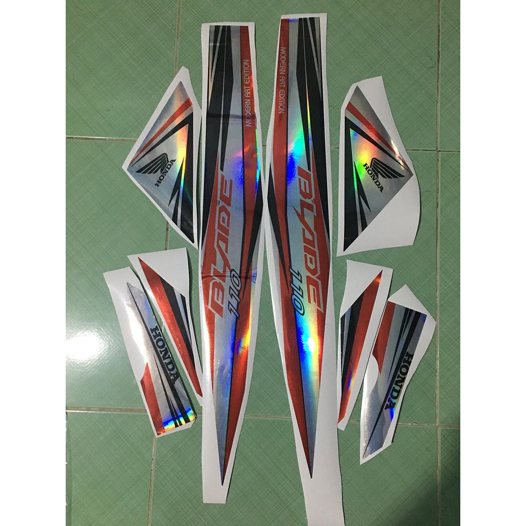 Tem blade đỏ bạc crom