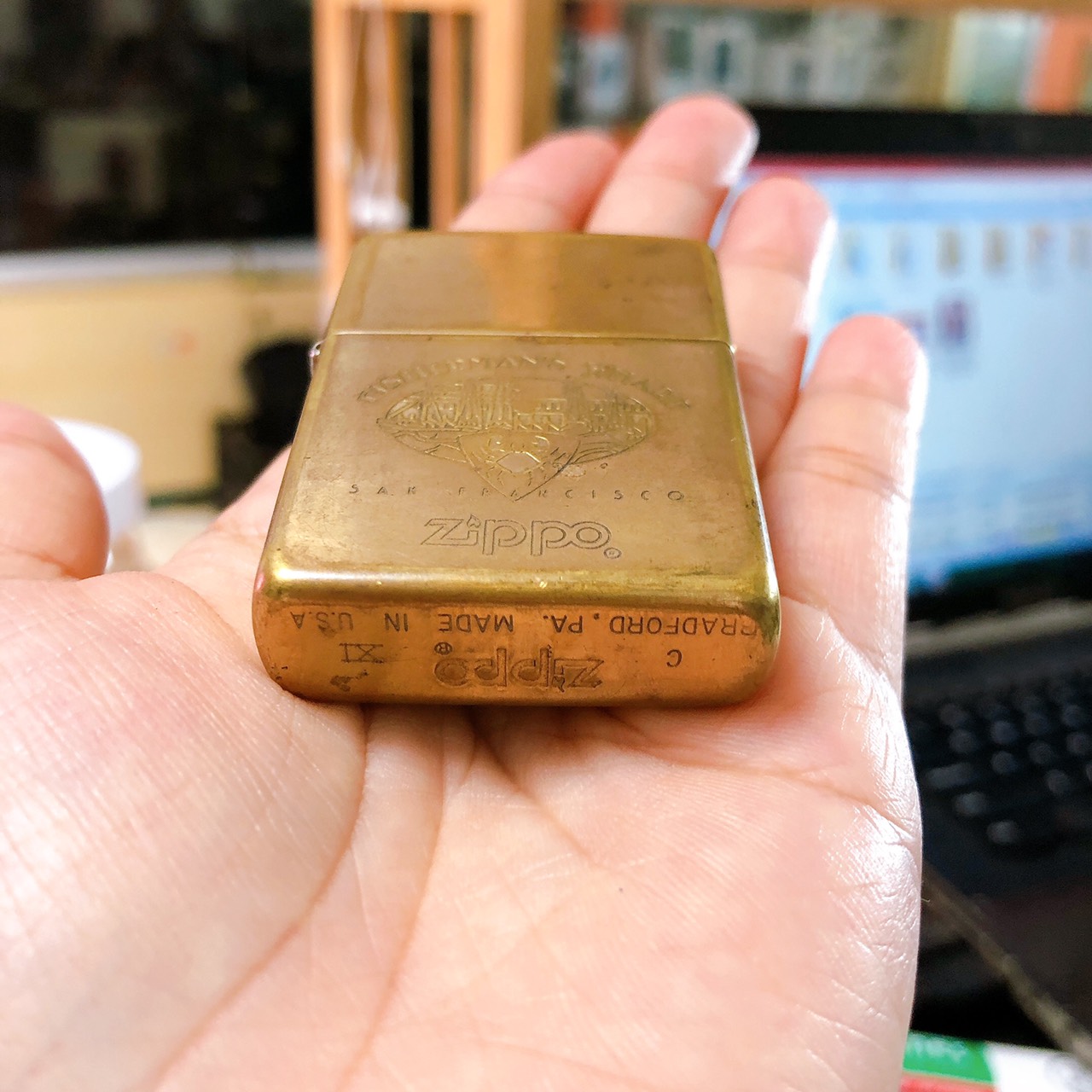 Bật lửa Ziippo Mỹ Brass khắc ăn mòn FISNERMAN'S WMARF, mộc ngược ngược, sản xuất 1995