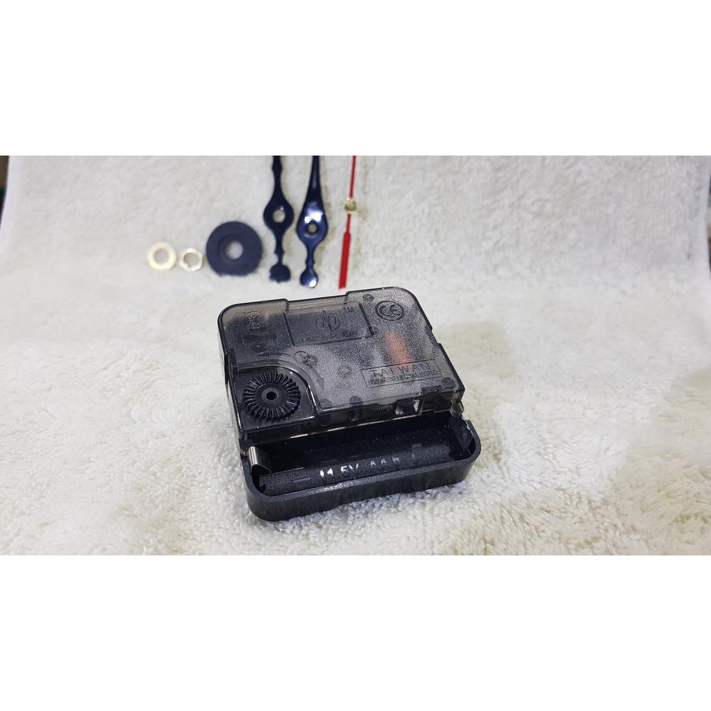Máy đồng hồ treo tường Taiwan kim giật M3288