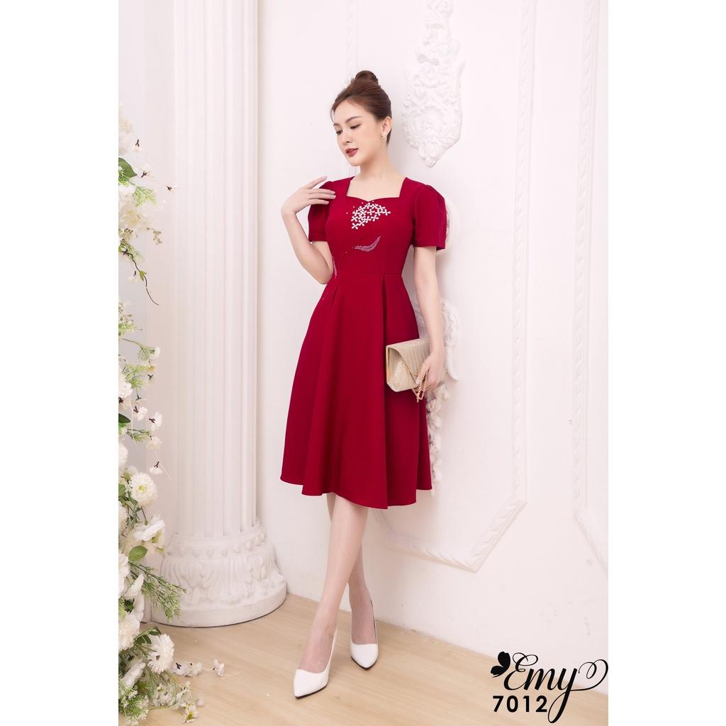 Đầm EMY EM7012 Xoè Cổ Lục Giác